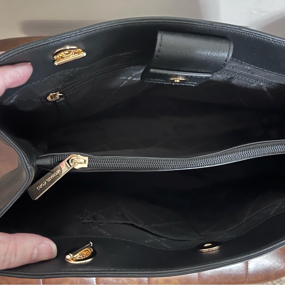 Michael Kors Black Susannah Saffiano Leather Large Tote Bag - Picture 6 of 10